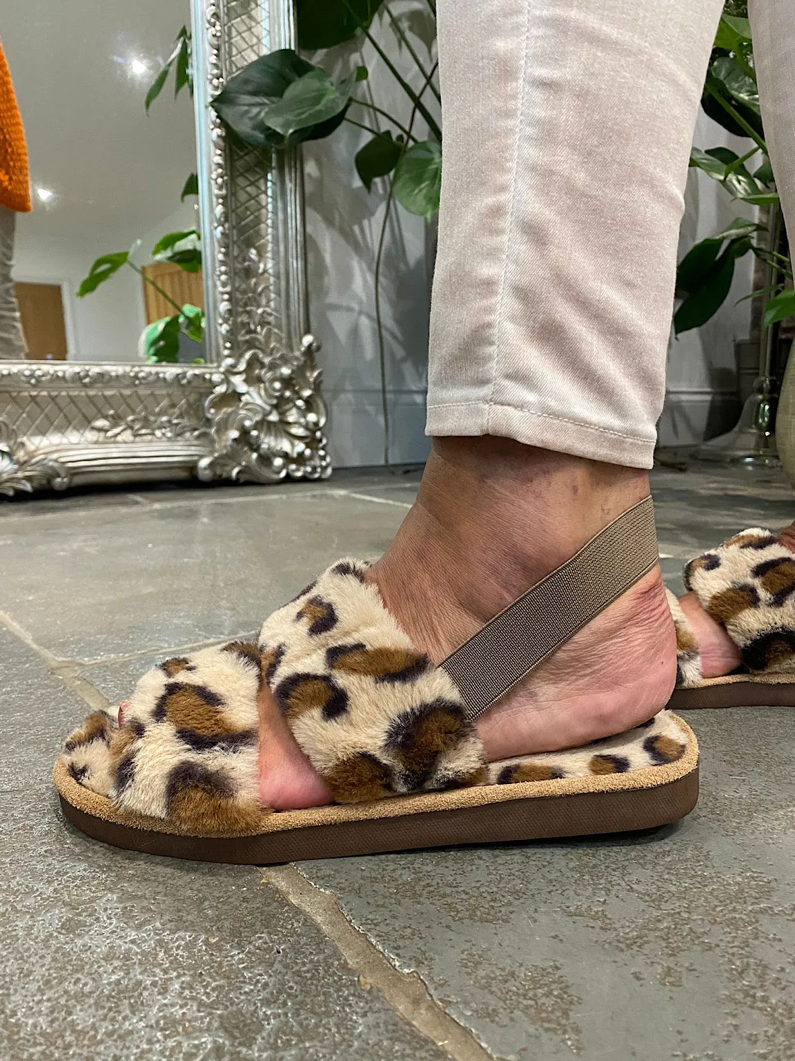 Leopard Print Strap Slippers