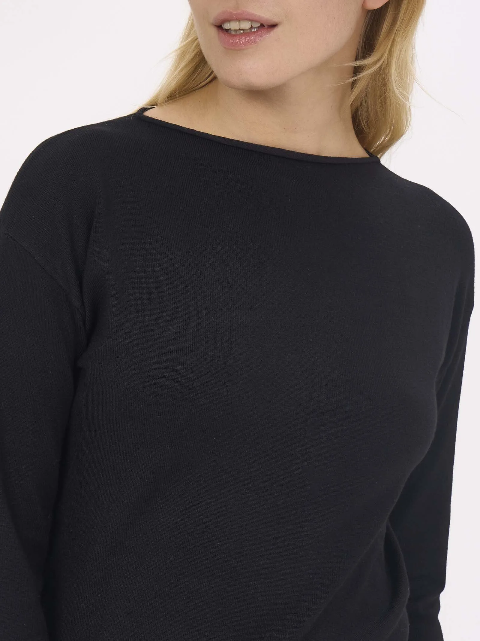 Maglia con scollo a barchetta in filato Winter Basic - Nero